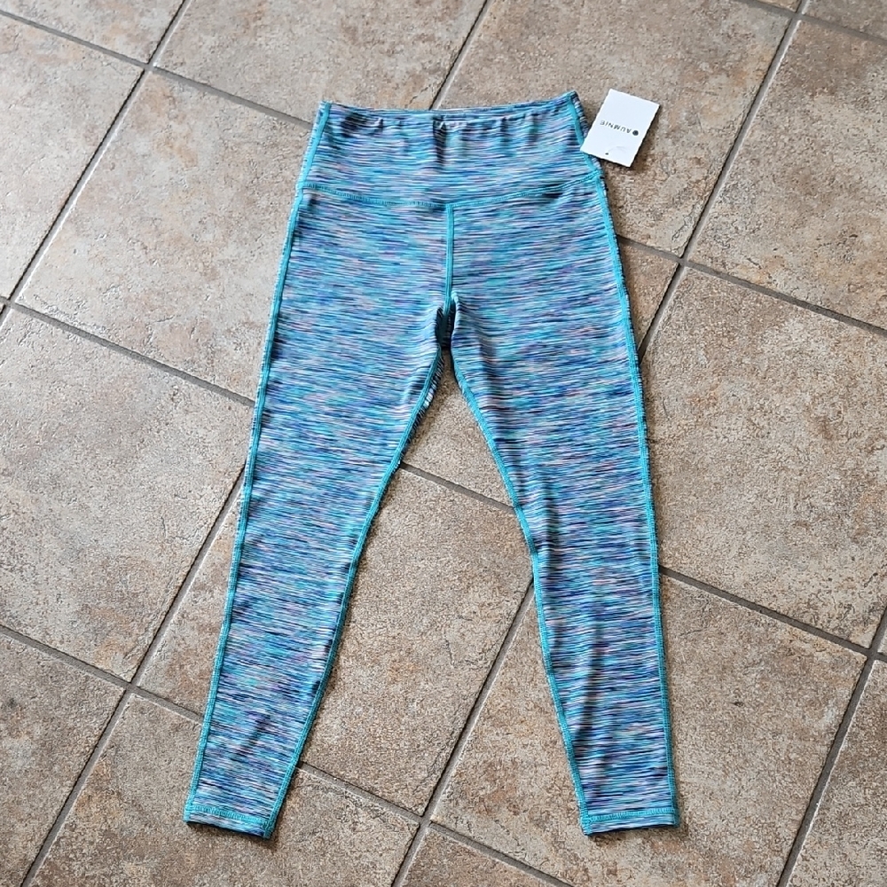 Aumnie Highwaist Ankle Crops Size M NWT